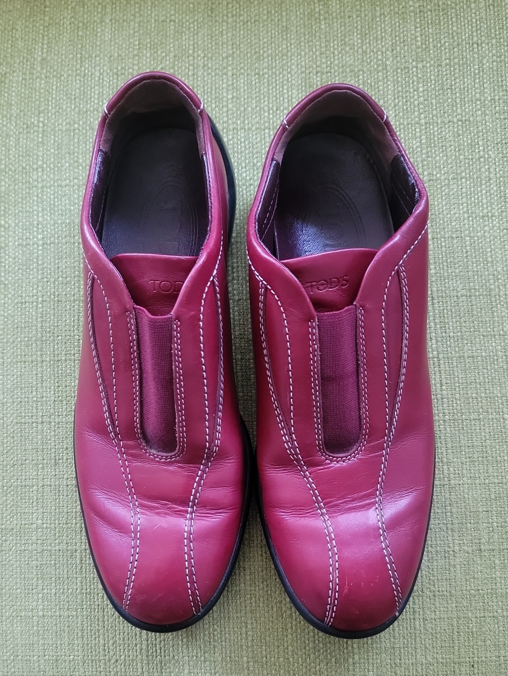 Tod's Berry Slip-On Leather Loafers with Contrast Stitching